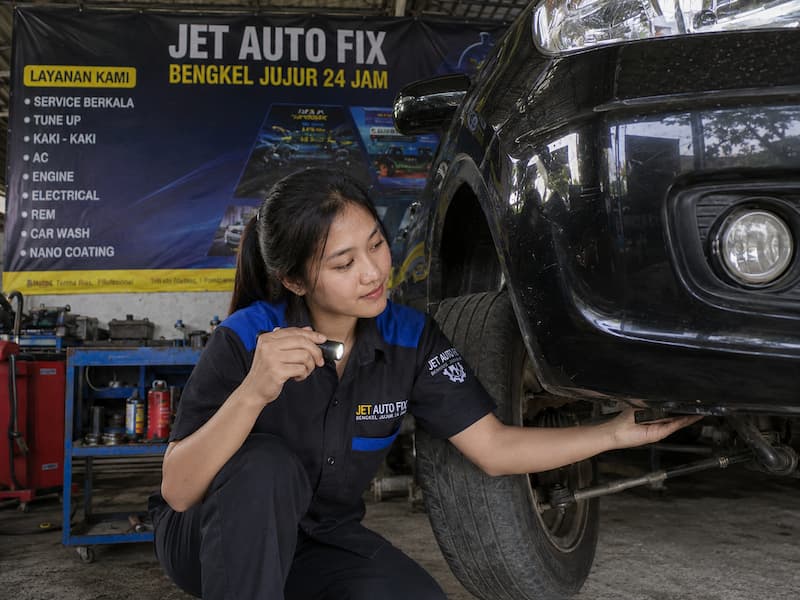 Pemeriksaan kaki-kaki mobil di Bengkel Beres Jogja